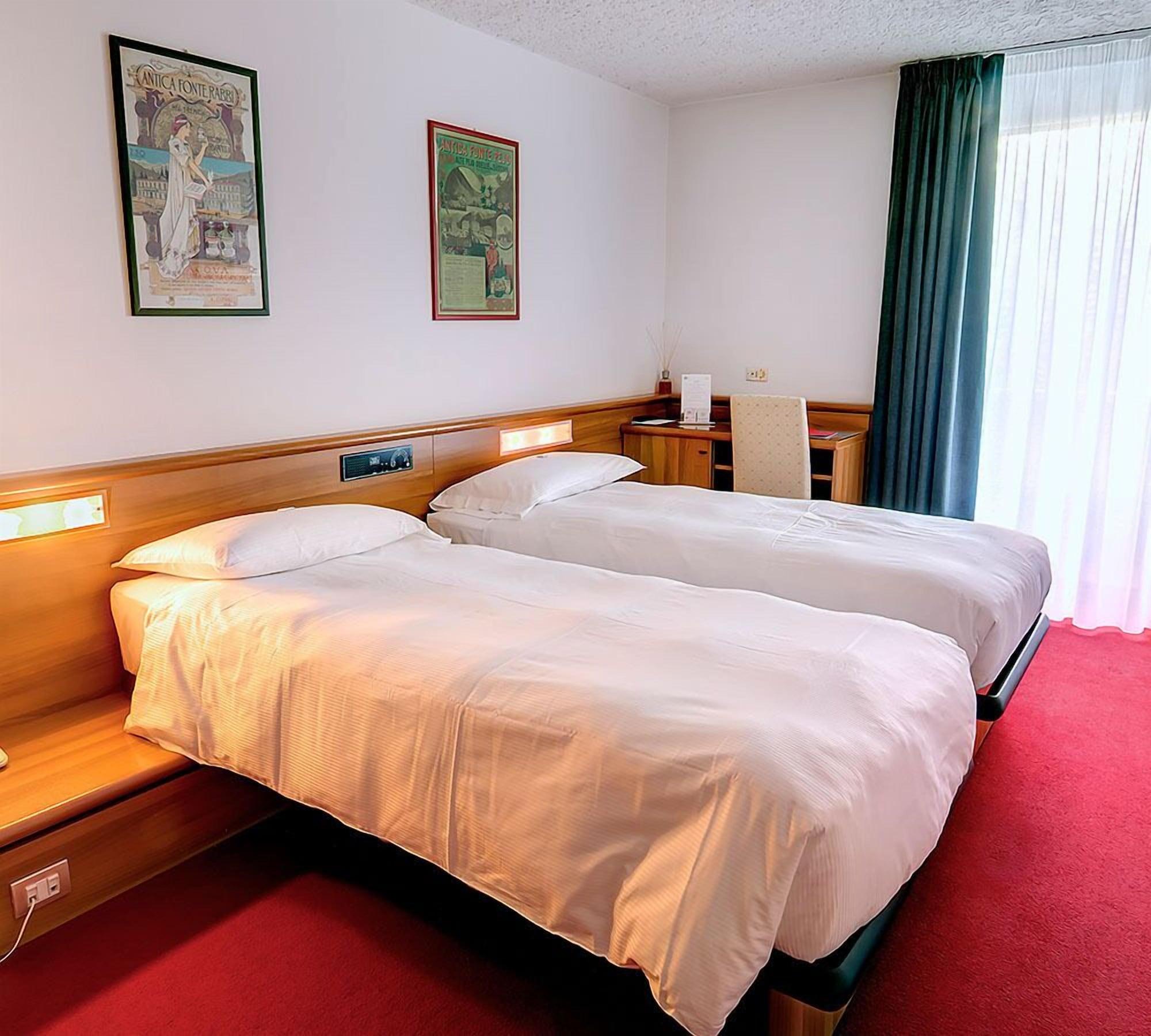 Luna Wellness Hotel Folgarida Kültér fotó