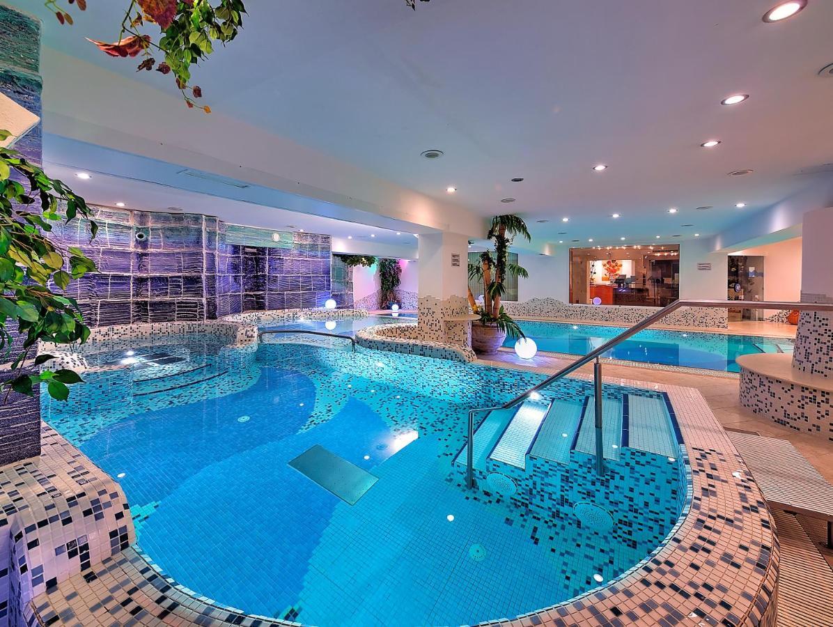 Luna Wellness Hotel Folgarida Kültér fotó