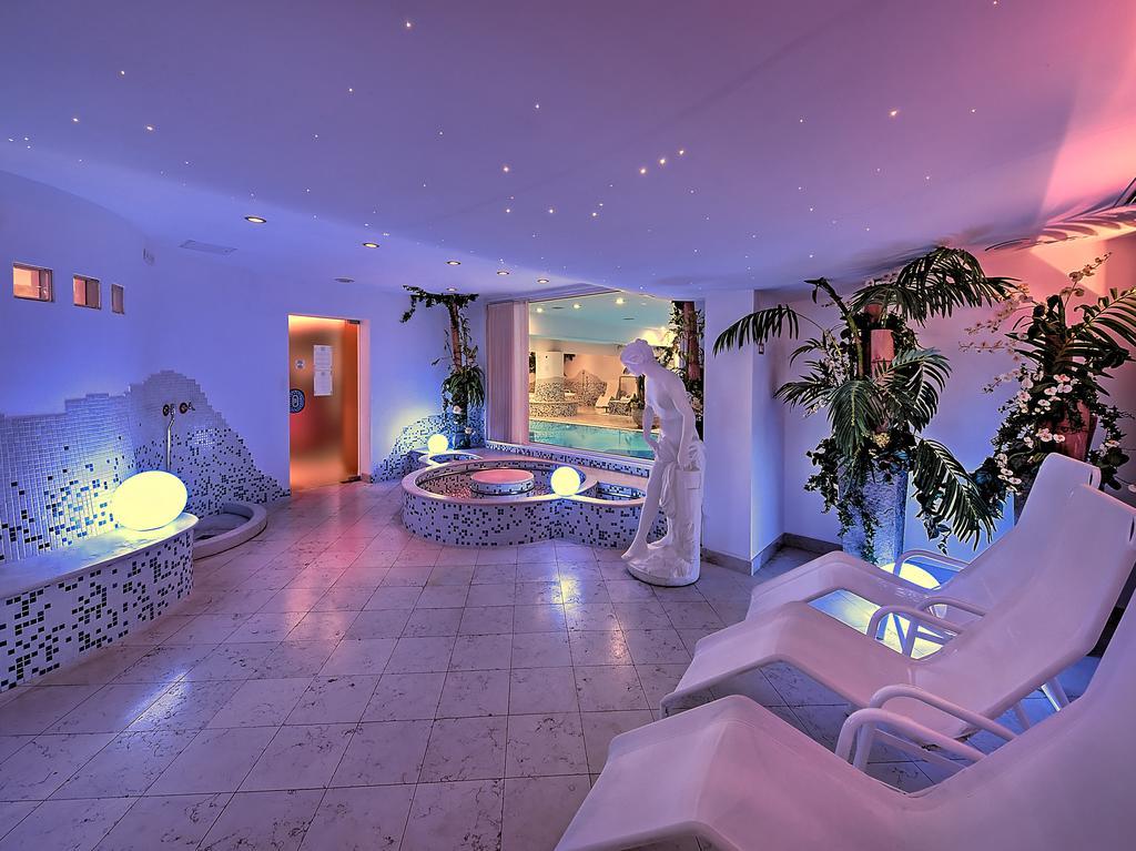 Luna Wellness Hotel Folgarida Kültér fotó